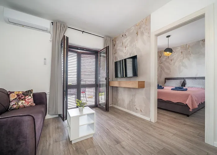 Nasic With Beautiful Sea View Apartament